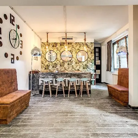 Hostel Trastevere 2 *