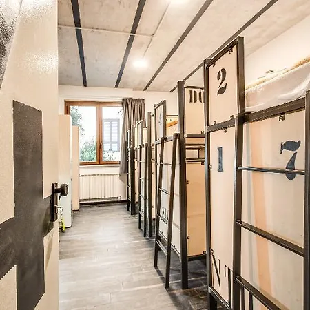 Hostel Trastevere 2 *